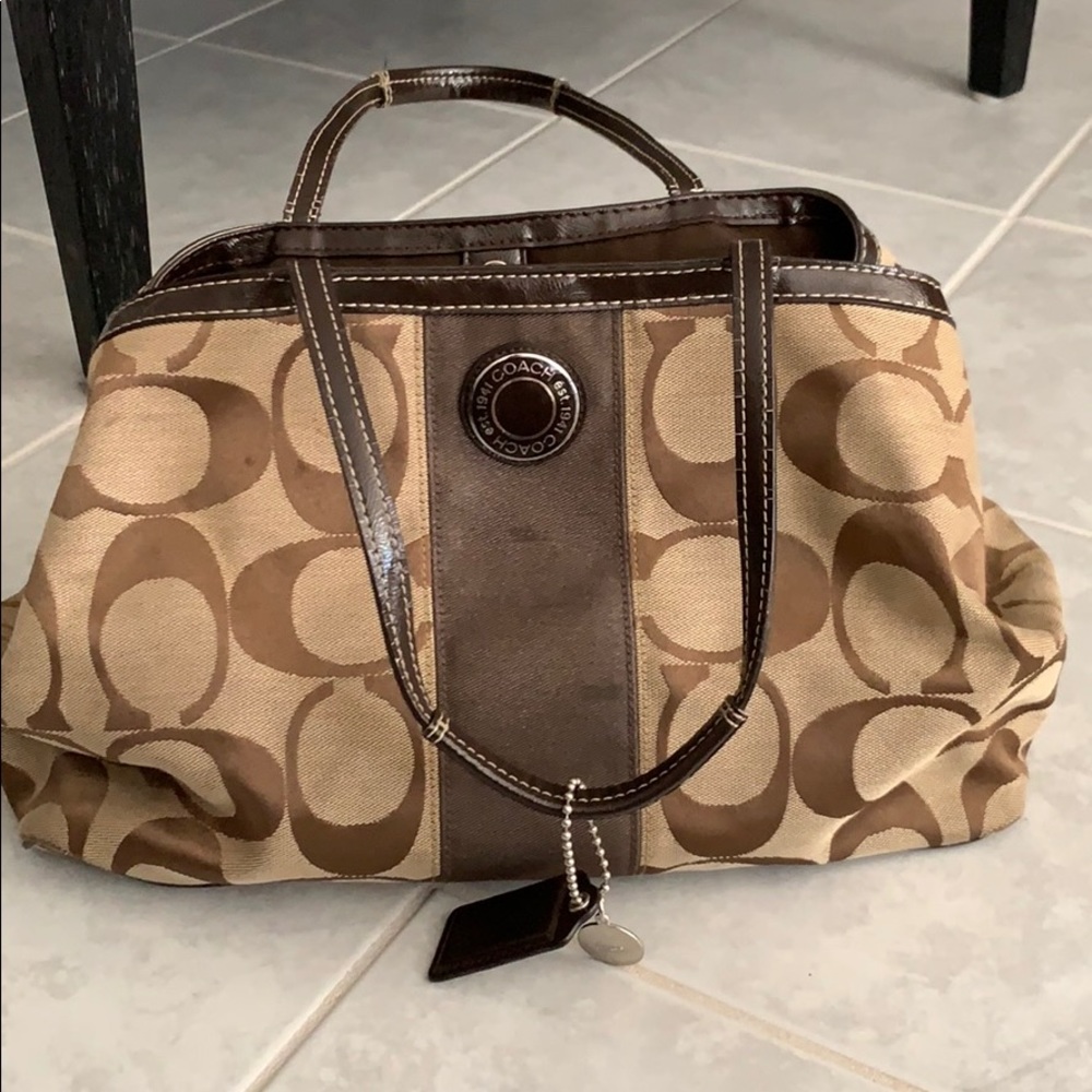 Coach purse w/ card holder